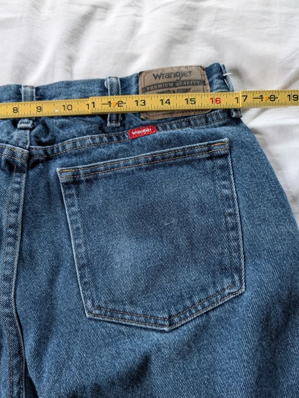 Wrangler Men's Blue Jeans. Size Waist 34